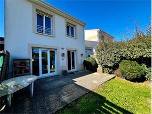 maison à la vente -   33500  LIBOURNE, surface 1 m2 vente maison - UBI443851394